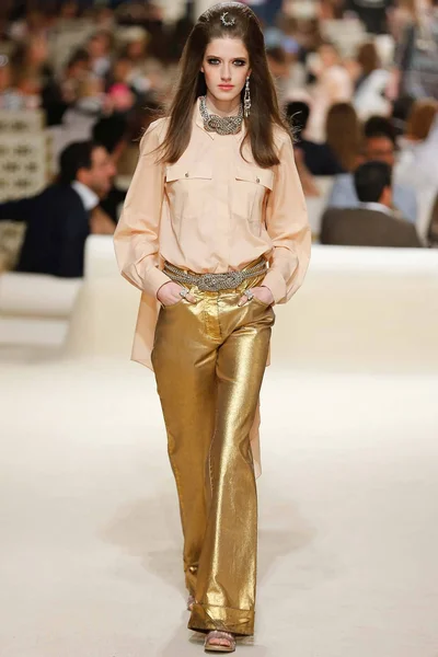Look 29
